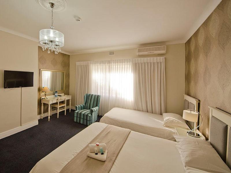 The Russel Hotel Knysna Exteriör bild